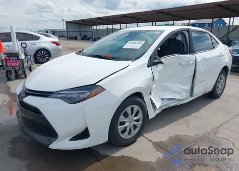 2017 Toyota Corolla L z USA, uszkodzony, nr VIN 5YFBURHE0HP585603